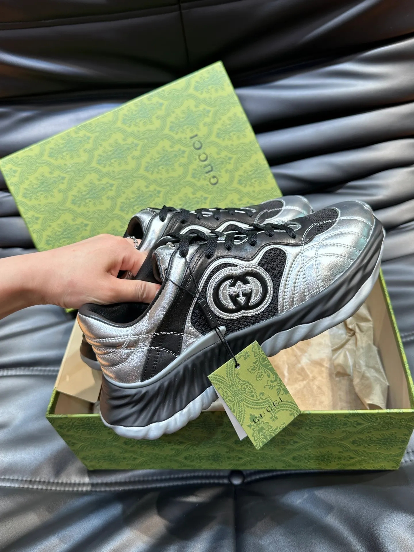 Men's Men's Shoes💰p760 "Gucc*" Ri Men's Men's Shoes💰p Men's Men's Shoes💰ple Series 2024ss👫Couple Style Casual Sports Shoes, buy the original and accurately reproduce it! Restore the quality of details, Gucci Ri men's shoes 💰p men's shoes 💰ple series sports shoes are made with innovative stitching technology to create a flowing texture like water. The leather design is paired with three-dimensional interlocking Double G leather patches and Gucci letter metal accessories, creating a free flowing texture of the entire shoe with a 3D effect. A classic and versatile piece that feels super comfortable on your feet! Female 35-40 Male 38-45